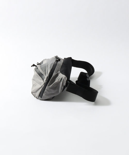 TERG(ターグ)の「【TERG / ターグ】ライト ヒップパック(ボディバッグ/ウエストポーチ・メンズ・ブラック/グレー・FREE)」の3枚目の写真