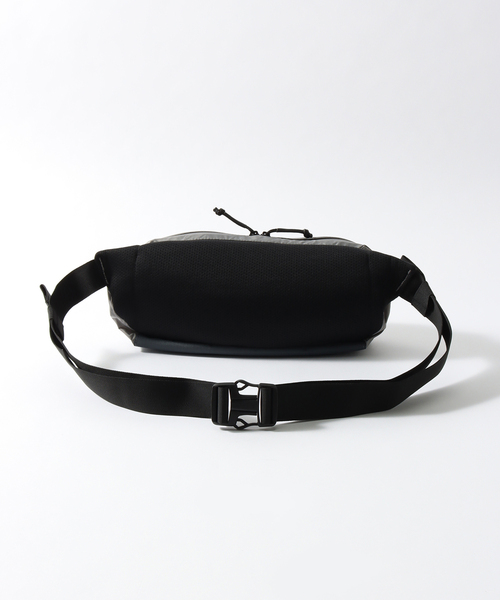 TERG(ターグ)の「【TERG / ターグ】ライト ヒップパック(ボディバッグ/ウエストポーチ・メンズ・ブラック/グレー・FREE)」の13枚目の写真