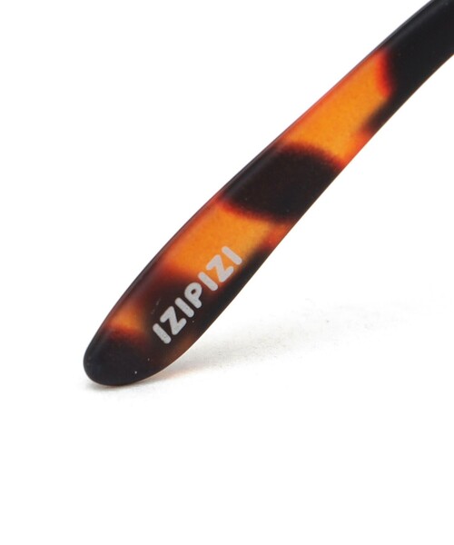 IZIPIZI(イジピジ)の「IZIPIZI: SUN #D ライト カラー レンズ サングラス(サングラス・レディース・ブラック/ブラウン・ONE SIZE)」の4枚目の写真