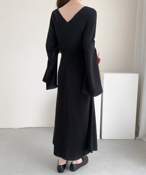 ABITOKYO(アビトーキョー)の「スリットカシュクールロングワンピース(ワンピース・レディース・モカ/ベージュ/ブラック/ネイビー・S/M)」の13枚目の写真