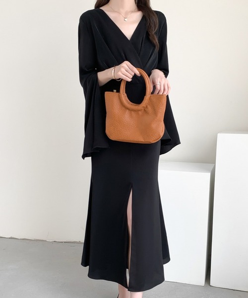 ABITOKYO(アビトーキョー)の「スリットカシュクールロングワンピース(ワンピース・レディース・モカ/ベージュ/ブラック/ネイビー・S/M)」の16枚目の写真