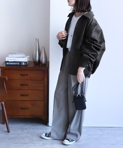 reca（レカ）の「裾絞りオーバーサイズヴィーガンレザーブルゾン（ブルゾン・レディース・ブラック・M）」の20枚目の写真