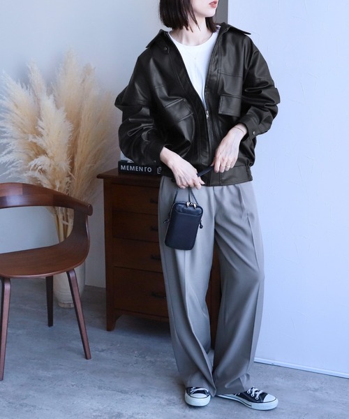 reca（レカ）の「裾絞りオーバーサイズヴィーガンレザーブルゾン（ブルゾン・レディース・ブラック・M）」の21枚目の写真