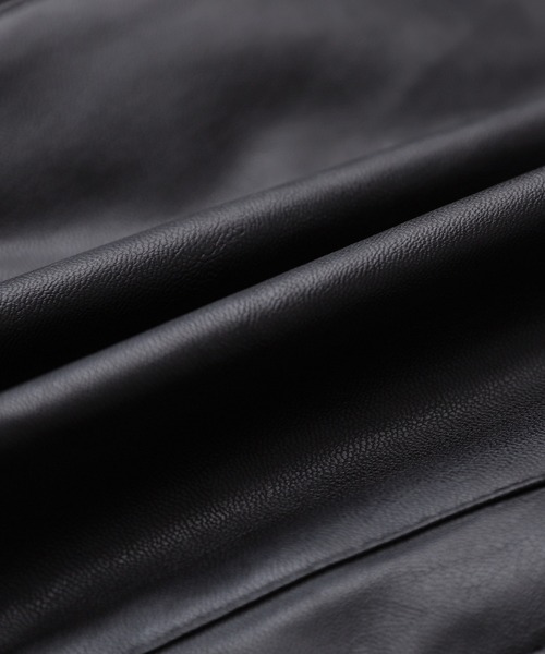 reca（レカ）の「裾絞りオーバーサイズヴィーガンレザーブルゾン（ブルゾン・レディース・ブラック・M）」の2枚目の写真