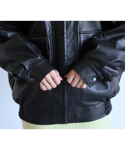 reca（レカ）の「裾絞りオーバーサイズヴィーガンレザーブルゾン（ブルゾン・レディース・ブラック・M）」の12枚目の写真