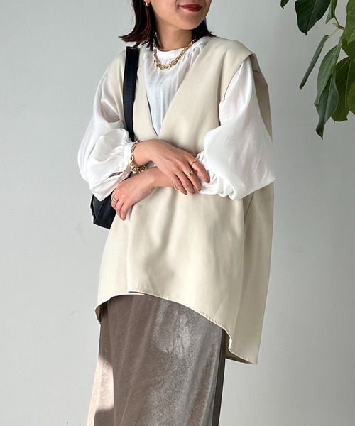 un dix cors（アンディコール）の「起毛ツイル肩タック深Vベスト（ベスト・レディース・チャコールグレー/ベージュ・FREE）」の12枚目の写真