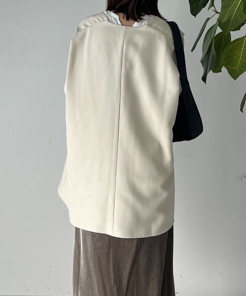 un dix cors（アンディコール）の「起毛ツイル肩タック深Vベスト（ベスト・レディース・チャコールグレー/ベージュ・FREE）」の15枚目の写真