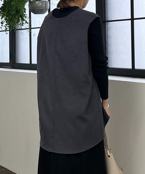 un dix cors（アンディコール）の「起毛ツイル肩タック深Vベスト（ベスト・レディース・チャコールグレー/ベージュ・FREE）」の4枚目の写真