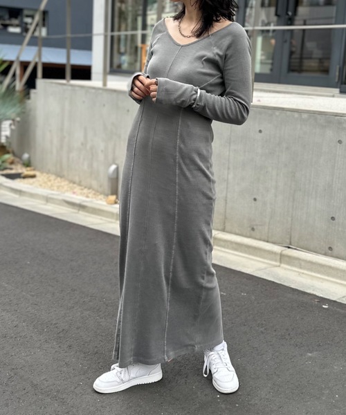 mi via loca(ミヴィアロカ)の「バックオープン パネルラインワンピース(ワンピース・レディース・グレー/ピンク/スミクロ/ネイビー・FREE)」の17枚目の写真