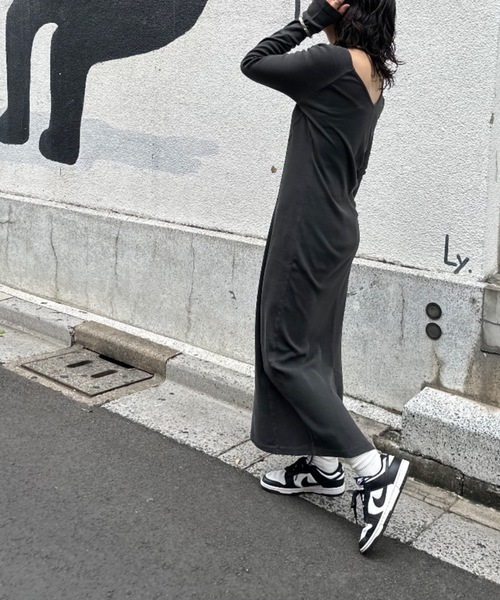 mi via loca(ミヴィアロカ)の「バックオープン パネルラインワンピース(ワンピース・レディース・グレー/ピンク/スミクロ/ネイビー・FREE)」の9枚目の写真