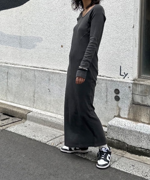 mi via loca(ミヴィアロカ)の「バックオープン パネルラインワンピース(ワンピース・レディース・グレー/ピンク/スミクロ/ネイビー・FREE)」の10枚目の写真