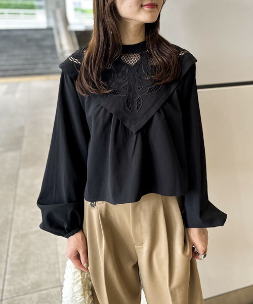 コムコム　ブラウス セール】【COMMRE / コムル】クロップド刺繍ブラウス（シャツ