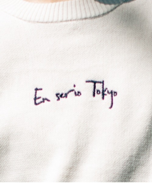 En serio TOKYO（エンソリオトーキョー）の「【En serio TOKYO】コットンタッチダブルジャガード　バックロゴ クルーネックニット（ニット/セーター・メンズ・アイボリー/ブラウン/ブラック・M/L）」の7枚目の写真