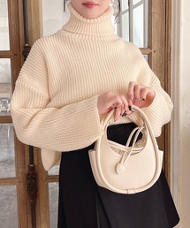 タートルネッククロップドニット