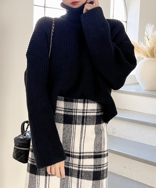 MIIA(ミーア)の「タートルネッククロップドニット(ニット/セーター・レディース・グリーン/ブラック/ベージュ・FREE)」の11枚目の写真