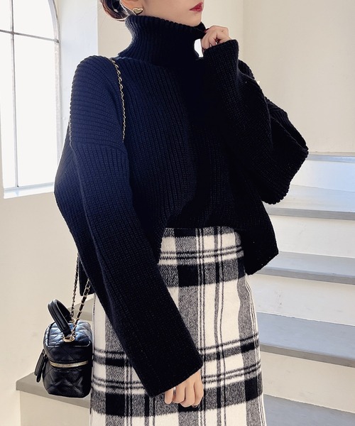 MIIA(ミーア)の「タートルネッククロップドニット(ニット/セーター・レディース・グリーン/ブラック/ベージュ・FREE)」の7枚目の写真