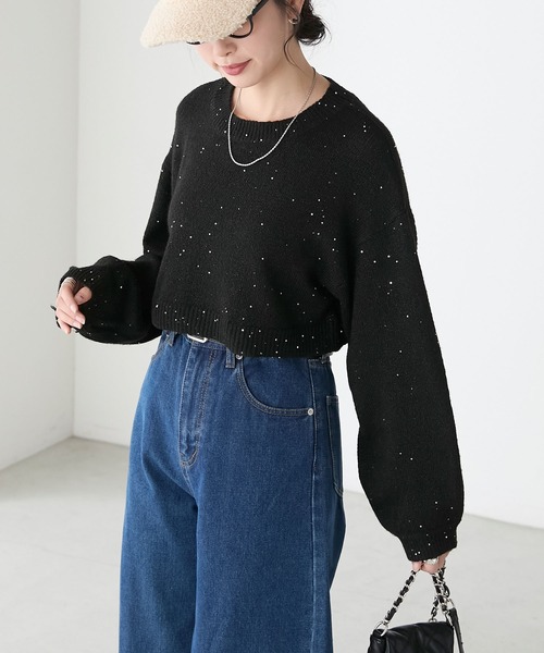 BONLECILL(ボンルシール)の「ラメスパンコールボリュームスリーブクロップドニットプルオーバー(ニット/セーター・レディース・ブルー/オフホワイト/ブラック/グレー・FREE)」の15枚目の写真