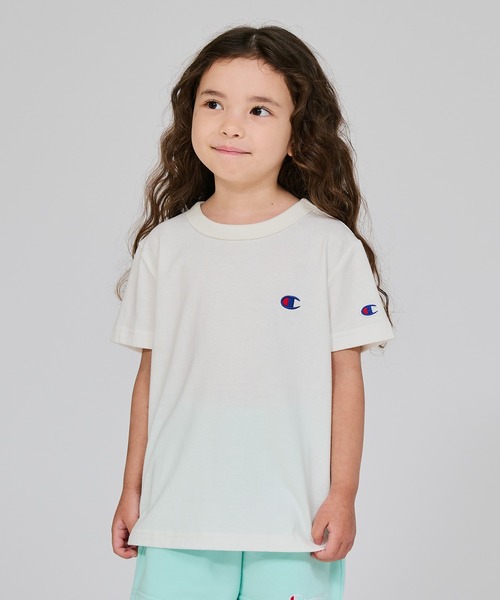 Champion（チャンピオン）の「【Champion/チャンピオン】キッズ ベーシック ショートスリーブTシャツ（Tシャツ/カットソー・キッズ・ネイビー/グリーン系その他/ゴールド/アクア/ブラック/オフホワイト/グレー/ピンク系1/ブルー系その他2/ブルー系その他3・110/120/130/140/150/160/100）」の2枚目の写真