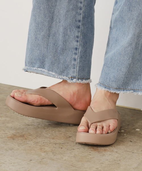 CROCS/クロックス GETAWAY PLATFORM FLIP サンダル（サンダル