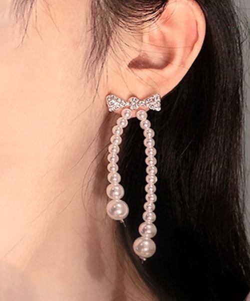 Futier land（フューティアランド）の「リボンパールピアス（ピアス（両耳用）・レディース・ホワイト・FREE）」の2枚目の写真