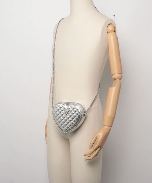 Guess(ゲス)の「TWILLER Heart Bag(ショルダーバッグ・レディース・シルバー・ONE SIZE)」の15枚目の写真