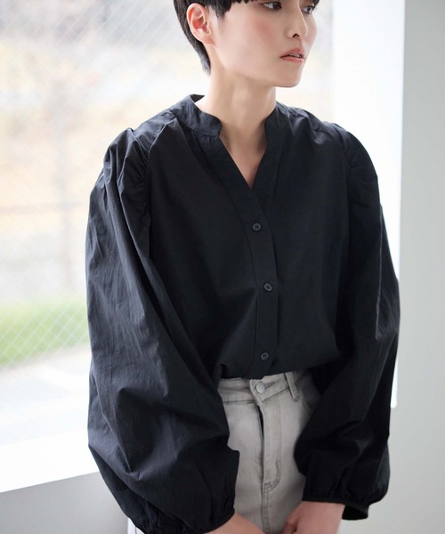 Edit Sheen（エディットシーン）の「抜き襟デザインブラウス（シャツ/ブラウス・レディース・ベージュ/ホワイト/サックスブルー/ブラック・M）」の18枚目の写真