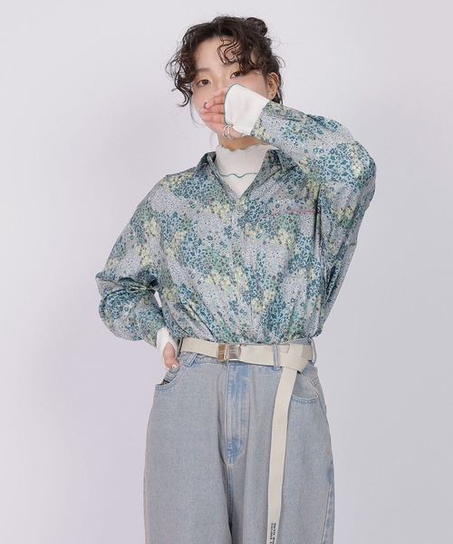 DOUBLE NAME（ダブルネーム）の「レトロ恐竜フラワーオリプリ長袖シャツ（シャツ/ブラウス・レディース・ネイビー/オフホワイト/ブルー・FREE）」の3枚目の写真