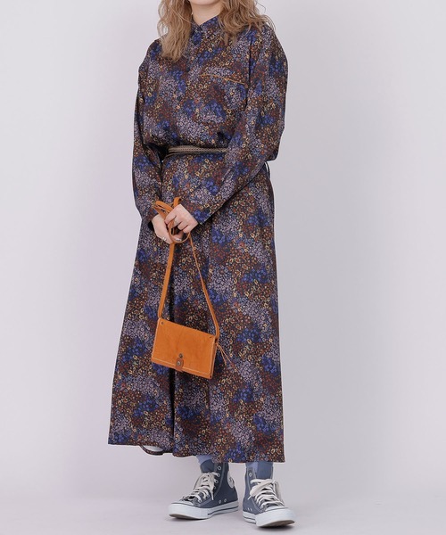 DOUBLE NAME（ダブルネーム）の「レトロ恐竜フラワーオリプリ長袖シャツ（シャツ/ブラウス・レディース・ネイビー/オフホワイト/ブルー・FREE）」の5枚目の写真