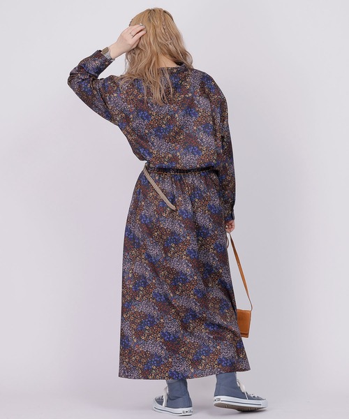 DOUBLE NAME（ダブルネーム）の「レトロ恐竜フラワーオリプリ長袖シャツ（シャツ/ブラウス・レディース・ネイビー/オフホワイト/ブルー・FREE）」の7枚目の写真