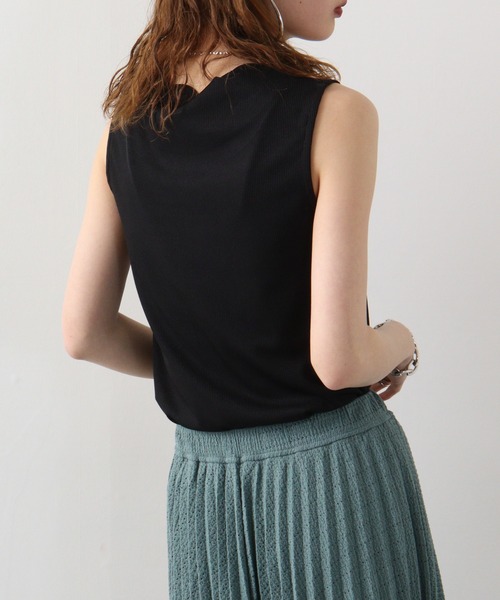 Anna Nicola(アンナニコラ)の「Anna Nicola スカラップ襟リブタンク(タンクトップ・レディース・サンドベージュ/ライトグレー/ピンク/ブラック/オフホワイト・38)」の14枚目の写真