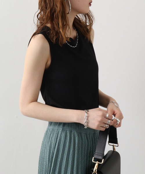 Anna Nicola(アンナニコラ)の「Anna Nicola スカラップ襟リブタンク(タンクトップ・レディース・サンドベージュ/ライトグレー/ピンク/ブラック/オフホワイト・38)」の15枚目の写真