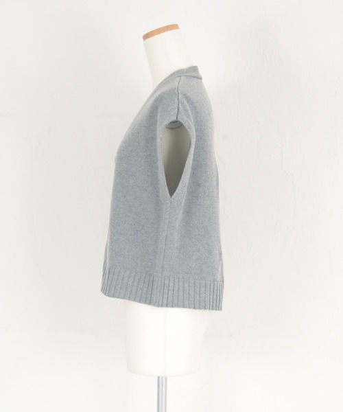 デザイン釦Vネックニットベスト（ニット/セーター）｜titivate
