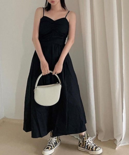 FREE STYLISTS(フリー スタイリスト)の「YUGA_YGMC ボリュームフレア キャミソールワンピース(ワンピース・レディース・ブラック/ホワイト・FREE)」の1枚目の写真