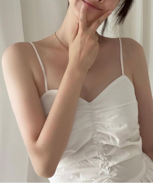 FREE STYLISTS(フリー スタイリスト)の「YUGA_YGMC ボリュームフレア キャミソールワンピース(ワンピース・レディース・ブラック/ホワイト・FREE)」の7枚目の写真