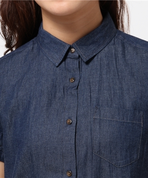 earth music&ecology（アースミュージックアンドエコロジー）の「デニムロングシャツワンピース（シャツワンピース・レディース・インディゴブルー/ライトインディゴブルー・FREE）」の8枚目の写真