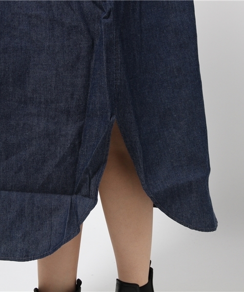 earth music&ecology（アースミュージックアンドエコロジー）の「デニムロングシャツワンピース（シャツワンピース・レディース・インディゴブルー/ライトインディゴブルー・FREE）」の11枚目の写真