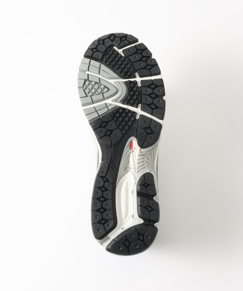 NEW BALANCE(ニューバランス)の「New Balance 2002R GTX J / M2002RXJ(スニーカー・メンズ・グレー・26cm/26.5cm/27.5cm/28cm/27cm)」の7枚目の写真