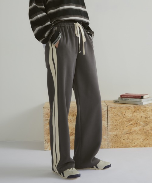 MERLOT(メルロー)の「【ウエストゴム】【動画あり】サイドライントラックパンツ(その他パンツ・レディース・ブラウン/チャコールグレー/ブルー・FREE)」の8枚目の写真