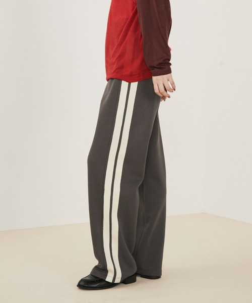 MERLOT(メルロー)の「【ウエストゴム】【動画あり】サイドライントラックパンツ(その他パンツ・レディース・ブラウン/チャコールグレー/ブルー・FREE)」の19枚目の写真