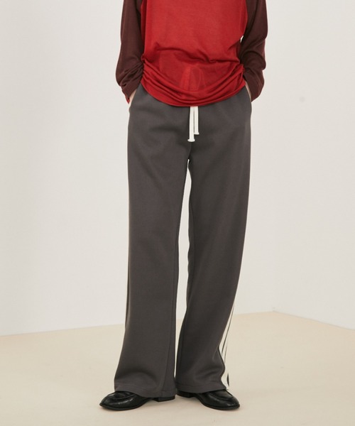 MERLOT(メルロー)の「【ウエストゴム】【動画あり】サイドライントラックパンツ(その他パンツ・レディース・ブラウン/チャコールグレー/ブルー・FREE)」の18枚目の写真