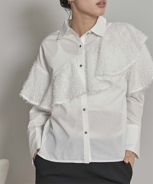 miette（ミエット）の「フリンジラッフルシャツ（シャツ/ブラウス・レディース・グレー/オフホワイト/ブラック/ブルー/ブラウン・FREE）」の6枚目の写真