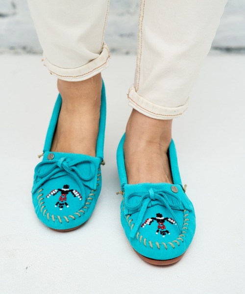 ミネトンカ ♡ モカシン ♡ ターコイズ マサイ Thunderbird Animikii（モカシン/デッキシューズ）｜Minnetonka