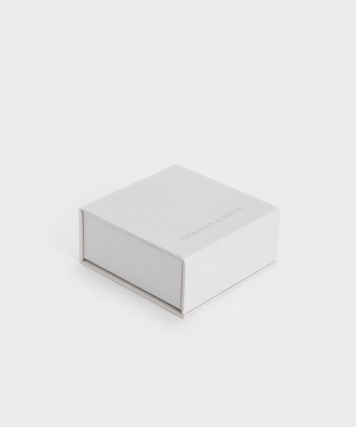 CHARLES & KEITH(チャールズ & キース)の「Paige ページ リボンブレスレット(ブレスレット・レディース・シルバー/ゴールド系その他/ゴールド系その他2・FREE)」の6枚目の写真