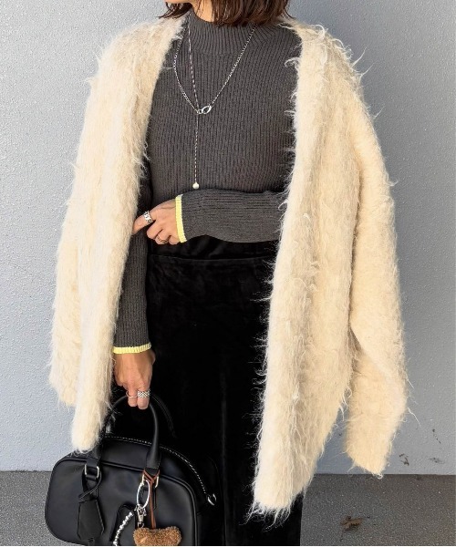 RANAN（ラナン）の「前後2WAYもちもちハイネック配色リブニット（ニット/セーター・レディース・ブラック/ホワイト/モカ/ブルー/オフホワイト/グレー・LL/M/L）」の4枚目の写真