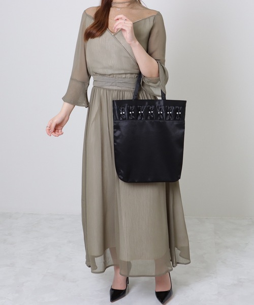 Lace Ladies(レースレディース)の「パール リボン スクエア スナップ付き トートバッグ(クラッチバッグ・レディース・アイボリー/ブラック・FREE)」の3枚目の写真