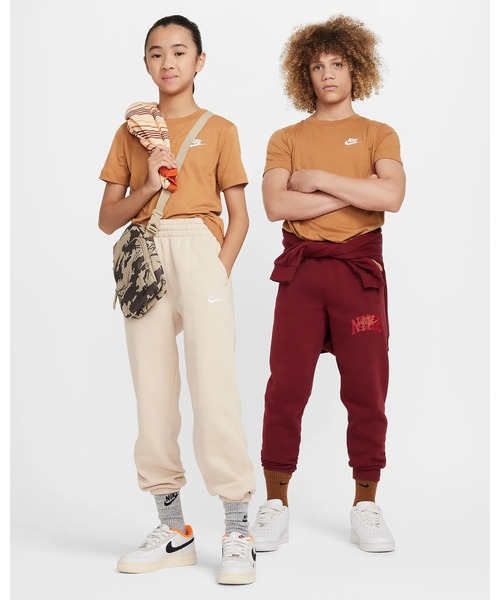 NIKE（ナイキ）の「《NIKEアパレル》YTHNSWEMBフューチュラLBRS/STシャツ（Tシャツ/カットソー・キッズ・ホワイト/ライトブラウン/ブルー系その他・130/140/150/160/170）」の8枚目の写真