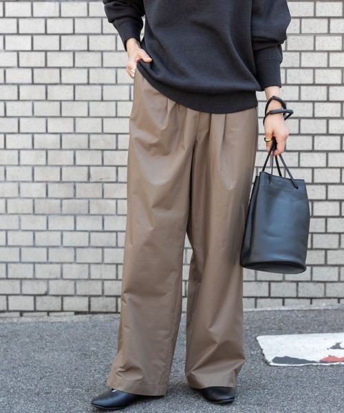 FORK&SPOON（フォークアンドスプーン）の「FORK&SPOON　レザーライクパンツ（その他パンツ・レディース・ブラウン/ブラック・1/2）」の2枚目の写真