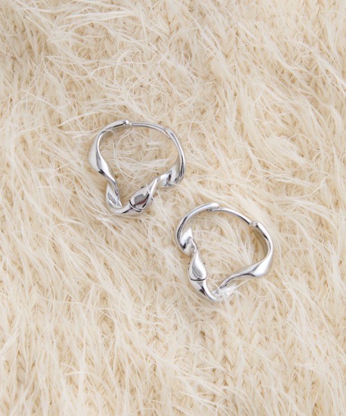 CIAOPANIC TYPY（チャオパニックティピー）の「lilツイストフープピアス（ピアス（両耳用）・レディース・ゴールド/シルバー・ONE SIZE）」の6枚目の写真