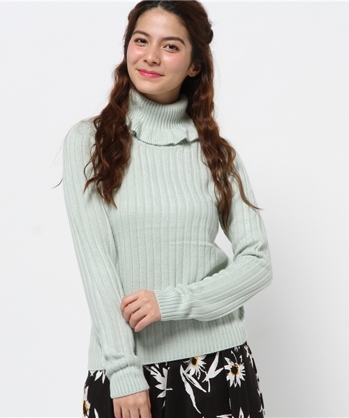 one after another NICE CLAUP（ワンアフターアナザーナイスクラップ）の「【mer1月号掲載 ナイスクラップ】フリルタートルネック（ニット/セーター・レディース・アイボリー/ラベンダー/ミント/ブラック・FREE）」の3枚目の写真