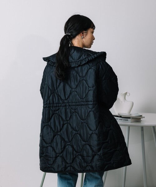 FREAK'S STORE（フリークスストア）の「フリル丸襟付き ギャザーキルトコート（その他アウター・レディース・オフホワイト/ブラック/オリーブ・ﾌﾘ-）」の9枚目の写真